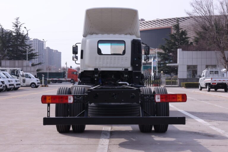 H7 M4车型图（货箱）纯白 后视图